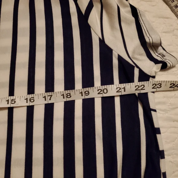 Short Sleeve Navy Blue and White Blouse - Picture 5 of 5